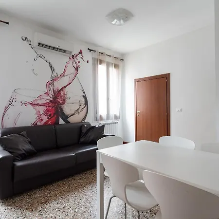 San Polo Canal View By Wonderful Italy * Venedig