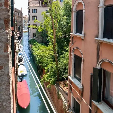 San Polo Canal View By Wonderful Italy アパート ヴェネツィア