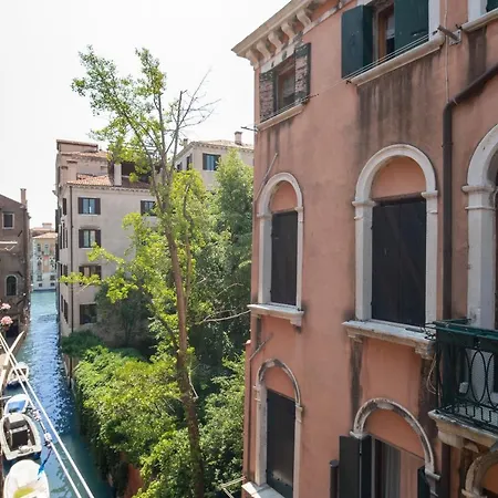 San Polo Canal View By Wonderful Italy アパート ヴェネツィア